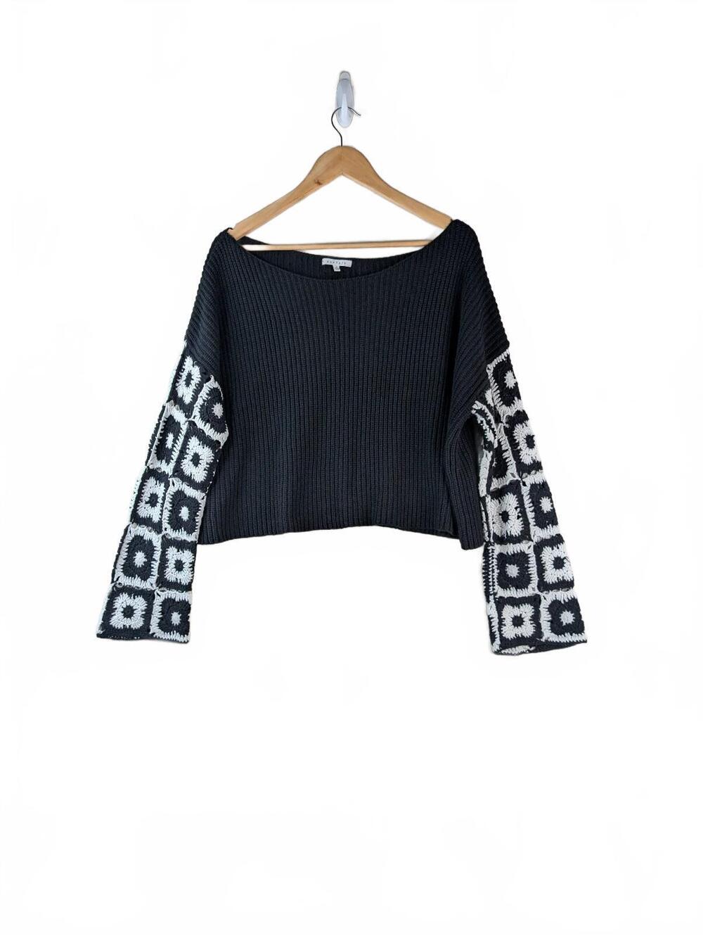 BaeVely Cropped‎ Rib-Knit Sweater w/ Crochet Granny Square Sleeves Size M